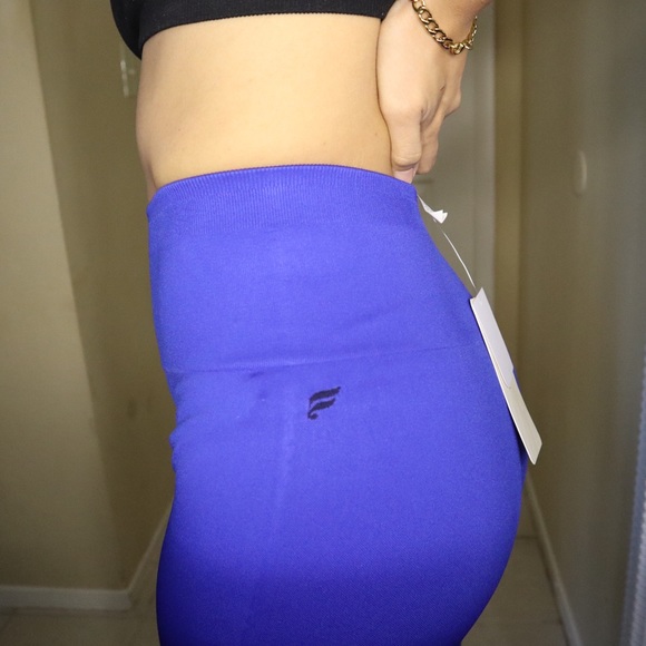 Fabletics Mosaic High Waisted 7/8 leggings - Picture 5 of 5